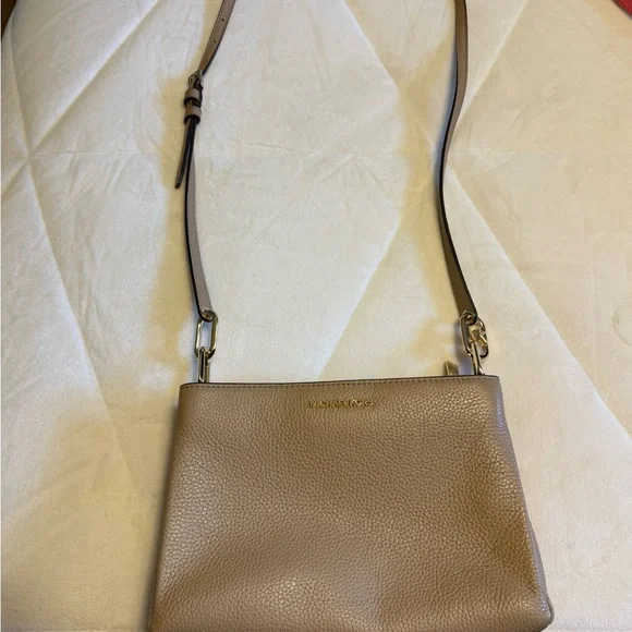 Kors Mercer Medium Pebbled Leather Crossbody Crossbody Bags For